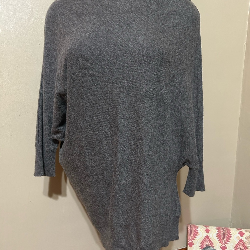 Vince Grey 100% Cashmere Artsy Ribbed Cocoon Asymmetrical Sweater M - Picture 9 of 10
